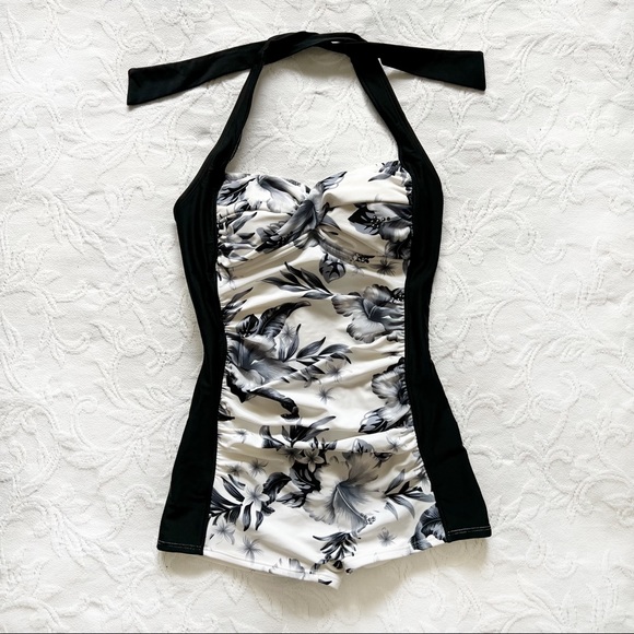 Other - Retro Style Halter Black & White One-Piece Swimsuit